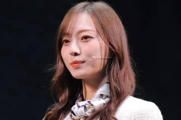 「スタイルがレベチw」　170cm人気アイドル、超ミニで圧巻スタイル…梅澤美波に衝撃「遠近法あってる？」