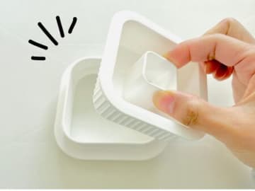 【セリア】白い輪っかが天才すぎる→超スピードで〈ご飯ストック〉ができた♡「ピシッと整列」「時短も叶う優秀品」