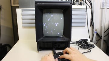 昭和に埋もれた「超珍品ゲーム機」の時代を超えるカッコよさ　ゲームの未来の分岐点がここに…!?