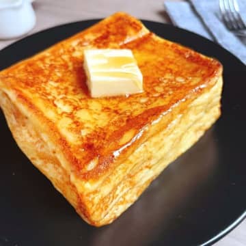 【食パン、こうするともう戻れない】「もう普通のトースト終わった」「うますぎて震える」「朝から幸せすぎ」食パン激変ワザ3選