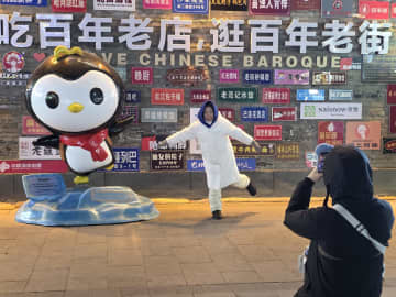 氷と雪の祭典開幕、にぎわう氷の都ハルビン　中国黒竜江省