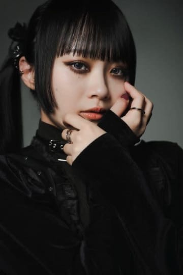 春咲暖、2026年にアーティスト・デビュー決定 1stシングル「リミナル」リリース