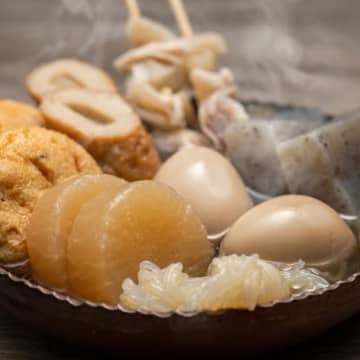 【だまされたと思って、おでんに1切れ入れてみて！】いつものおでんが一瞬で「お店っぽくなる」裏ワザ！