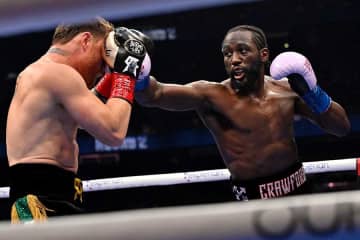ボクシング界に衝撃の一報「え!?」「マジか‥」　最強なのに…日本午前に駆け巡り仰天殺到