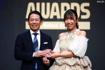 ファンらが選ぶ年間最優秀プレー賞　菅沼菜々の超絶アプローチが選出「練習通りにできてうれしかった」【JLPGAアワード受賞者の声】