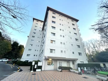 ガーデンハウス 4階｜緑に包まれ、静寂と日常の快適さが調和する、瀬田。専用使用権付き駐車場。南西向きで陽当たり良好な住戸