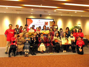 ニチレイフーズ「今川焼」 社員とファンが交流 新しいアイデアのヒントも