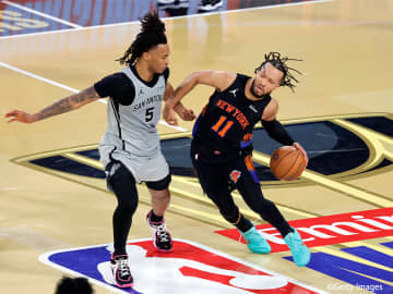 第4Qに逆転したニックスがスパーズとの激闘を制す…NBAカップ3代目王者に輝く