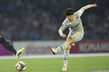 川崎F、福岡から紺野和也を獲得！　長谷部茂利監督と再タッグ「勝利に貢献できるよう頑張ります！」