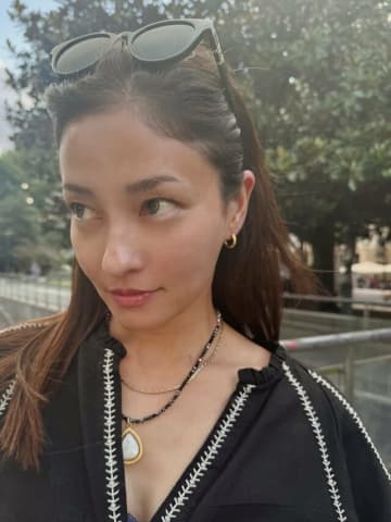 “14歳差交際”の黒木メイサ、デートふう近影が話題　23歳格闘家恋人に「好みのタイプが一貫してる」の声も