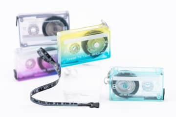 レトロなカセットテープがメジャーに？サイズはテープで、クリアカラーの4色