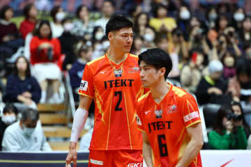 STINGS愛知が第12、16節HGで赤い羽根共同募金を実施！