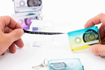 サンスター文具、レトロで懐かしいデザインの「カセットテープメジャー」