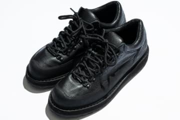 RHC ロンハーマン限定ディエッメのスニーカー、シボ感アッパーのオールブラックモデル