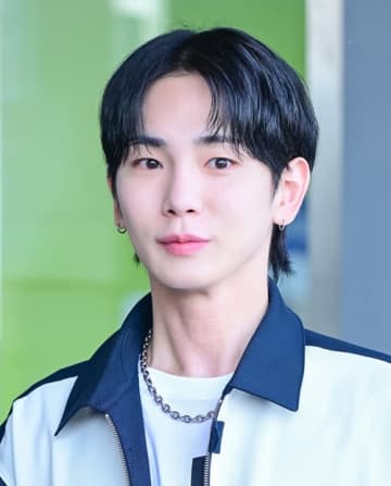 出演番組降板へ…SHINee・キー、違法医療疑惑の“点滴師”との関係に公式コメント「深く反省」【全文】