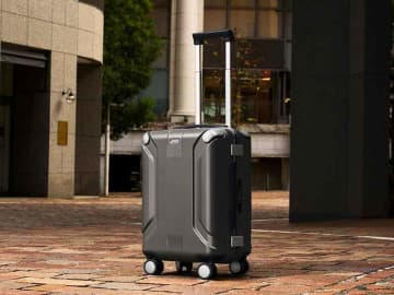 ショウエイがキャリーケース事業を開始！ 第一号モデル「X-CORE」を Makuake で1月に販売開始