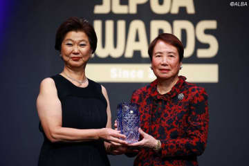 日本女子ゴルフ界のレジェンド・樋口久子に特別功労賞　サプライズ表彰に「私はゴルフが大好き」【JLPGAアワード受賞者の声】