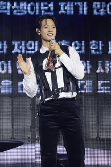 SHINee ミンホ、単独ファンミーティング大盛況！新曲「TEMPO」も初披露で会場から熱い反応