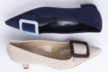 マノロ ブラニク”スクエアバックル”パンプス「メイセール」に日本限定色、フラット＆ヒールで