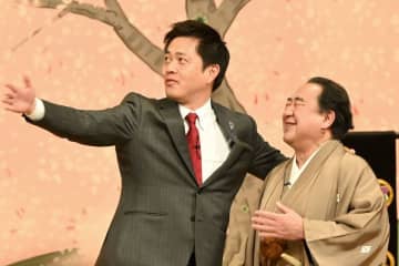 吉村洋文府知事　歌舞伎俳優を巻き込んで映画〝国宝〟コント「幕閉じて、早く～！」