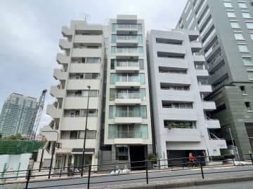 THEグリーンハウス白金台 6階｜「白金台」駅徒歩3分。都心に寄り添う、緑と品格のレジデンス。1フロア1住戸、専有面積160㎡超。36帖超のLDK。八芳園庭園ビュー・4面採光で陽当たり・眺望良好