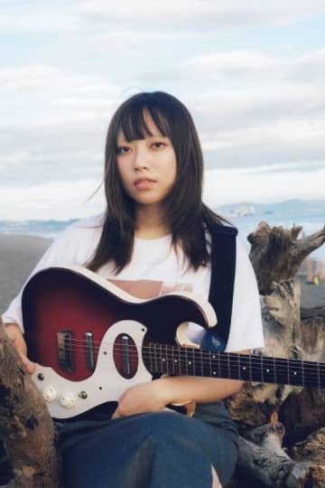 マッシュとアネモネのもちこ（Gt/Vo）によるソロプロジェクトtiny-yang-yang、立ちこめる煙のような新曲「kurhaus」配信リリース