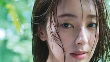 宮本茉由 初の白ランジェリー姿公開！“儚く妖艶な美しさ”が際立つ旅館での透明感ある美肌ショット 1st写真集『ほんとはね、』書影＆先行カットが解禁