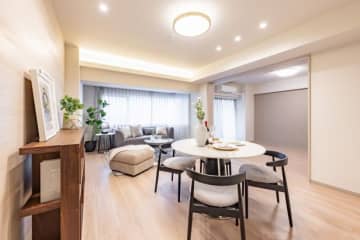 マートルコート麹町 8階｜「市ヶ谷」駅徒歩4分。歴史ある街に息づく、上質な日常。南東向きで陽当たり良好。耐震改修済物件