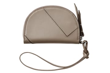 土屋鞄“半円フォルム”カードケース、取り外し可能なキーリング＆ストラップ付き