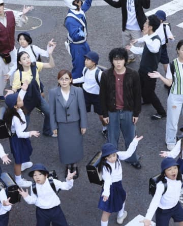 ZICO×幾田りら、コラボ曲「DUET」コンセプト写真公開