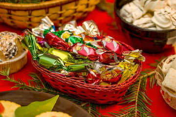 【高見え】「ちょっとしたお礼」はスーパーのお菓子で十分！予算別・相手別で失敗しない気の利いた手土産リスト