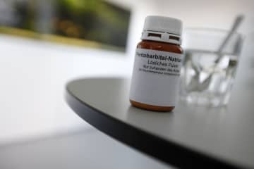 「家族に知らせず自殺を手助けした」英国人家族が非難、スイスの自殺ほう助が再び議論に