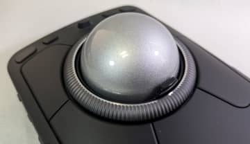 「エキスパートマウス TB800 EQ トラックボール」レビューリングやローラーなど楽しい仕掛けが満載！ただし「ボール上部」での操作が不安定