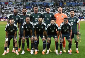 「絶望的だ」「悲惨。見ているのが耐えられない」アジア強豪、準決勝でまさかの“無気力敗戦”に海外酷評「とんでもなくひどい。W杯に出場する資格があるのか？」【アラブ杯】