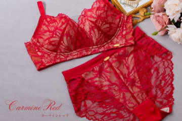 ONŪMOREのクリスマス限定♡やさしさを贈るホリデーランジェリーセット