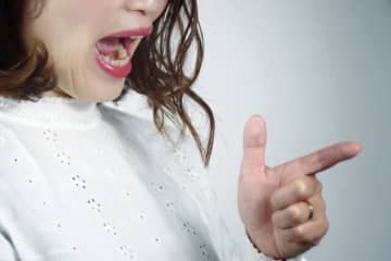 「お前みたいな奴は家庭でもダメな父親」社長の内縁の妻が暴走　ベテラン社員がメンタル崩壊