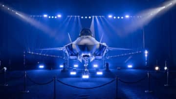 フィンランド向けF-35A初号機がロールアウト！ 訓練は米エビング基地で実施予定