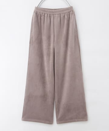 【ハニーズの新作ボトムス】が優秀！「裏フリースであたたかい」「スタイルアップも叶う」