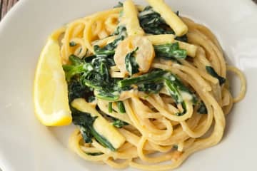 このクリームパスタ、じつはニチレイの「えびグラタン」がソース　“混ぜるだけ”で絶品