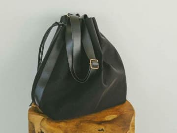 1つ持っておくと超便利！【グローバルワーク】オンオフ使える「きれいめバッグ」