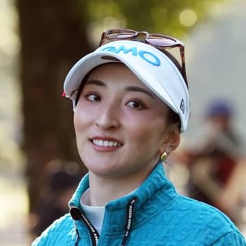 脇元華が「超SEXYドレス」で関係者の視線を釘付け！「脚、お願いします！」のリクエストまで