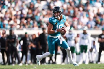 ジャガーズQBローレンス、ファルコンズTEピッツらが第15週の週間最優秀選手賞を獲得