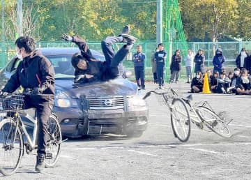 「一日署長」俳優・松永有紗さんも参加、相模原・麻溝台高校で交通安全教室　「神奈川県は自転車事故が多い」