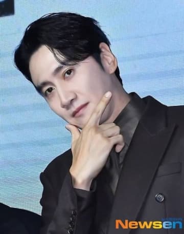 イ・グァンス、親友キム・ウビン＆シン・ミナの結婚式で司会を務める