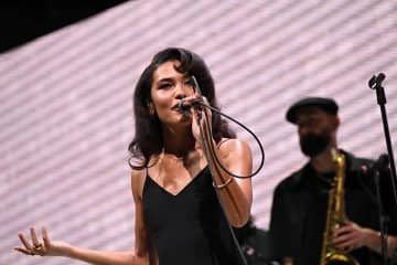 オリヴィア・ディーン、チケットマスターなどの“卑劣”な転売価格を名指しで批判　きっかけは困窮するシングルマザーの訴えと語る