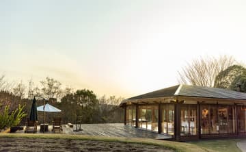 富裕層が驚いた限定イベント「天空の森」を貸切　空からヘリでチェックイン