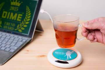 飲み物を保温してくれる魔法？『DIME』特別付録に『フリーレン』のカップウォーマー