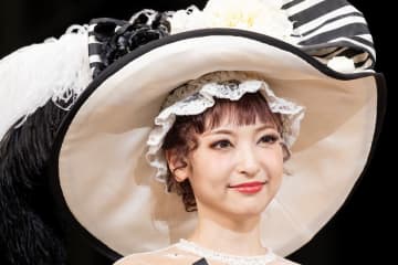 《源氏名にファン激怒》神田沙也加さん　急逝から丸4年も止まぬ“元恋人”の逆撫で行動…「お墓の場所教えて」発言、ホスト転身の波紋