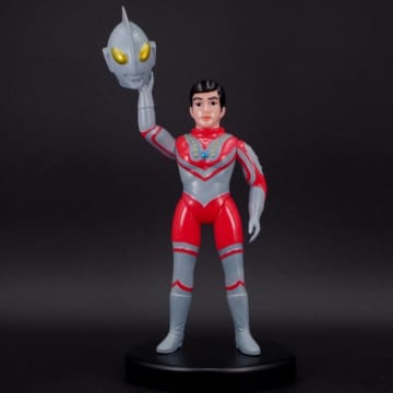 「ウルトラマン」“マスク取れゾフィー”ソフビや、ゼットンTシャツも!「ウルトラマン 駅ナカ POP UP SHOP in 大宮駅」グッズラインナップ情報到着