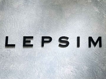 その着方、もう古いかも！【LEPSIM】大人がシャレる♡「モノトーンコーデ術」